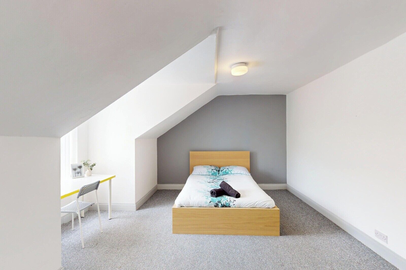 4 kamar tidur, setrika/meja setrika, Wi-Fi gratis, dan seprai linen