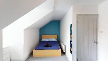 4 phòng ngủ, bàn ủi/dụng cụ ủi quần áo