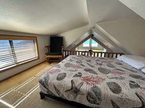 2 bedrooms, iron/ironing board, free WiFi, bed sheets - Oceanfront Cabin 3 with Private Jacuzzi & Impressive Views (Smith River)