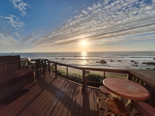 Ocean Front Cabin 11 with Private Jacuzzi & Superb Views