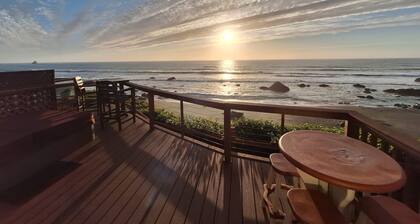Ocean Front Cabin 11 with Private Jacuzzi & Superb Views