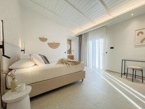 4 bedrooms, iron/ironing board, free WiFi, bed sheets - Sunset Beach House: Villa, Only 50m From the Beach (Stavros)