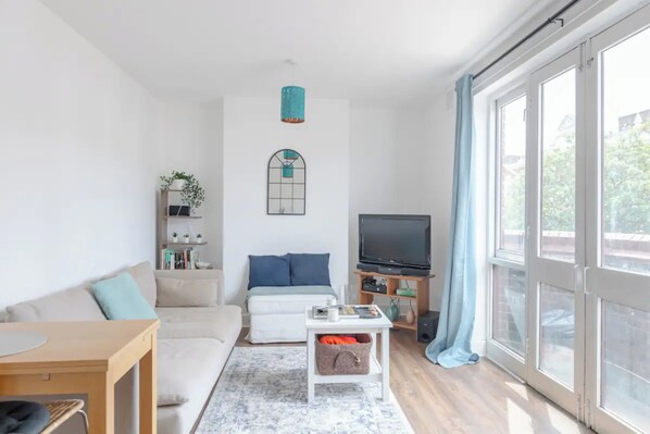 Basic Apartment, 1 King Bed | Living area | TV - Bright & Calming 1BD Flat - Islington (London)