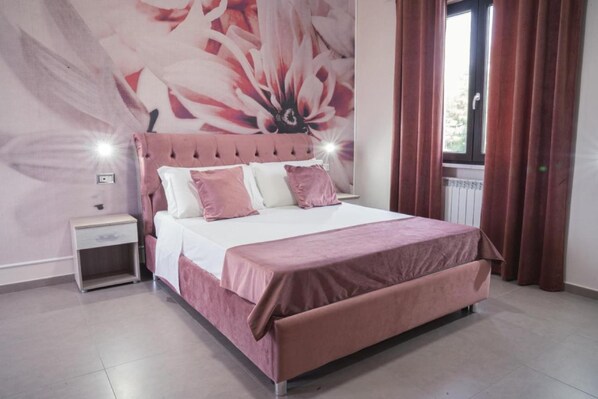 6 bedrooms, iron/ironing board, free WiFi, bed sheets - Villa with pool (Pompei)