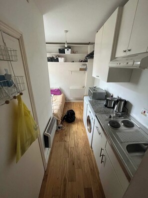 Private kitchen - Cosy 1BD Studio Flat - Hampstead (London)