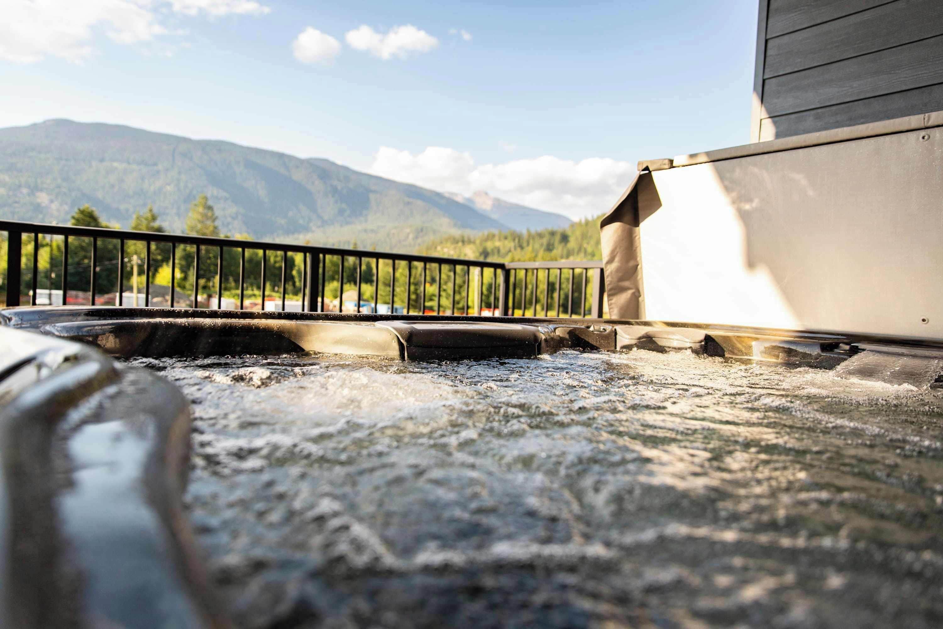 Bañera de hidromasaje al aire libre