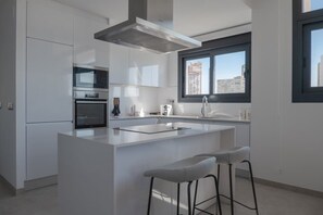 Microwave, dishwasher, coffee/tea maker - Sunset Cliffs 1 • 3 Bedroom • Sea View • Heated pool (Benidorm)