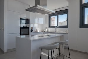 Microwave, oven, dishwasher, coffee/tea maker