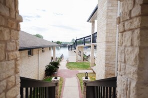 Luokittelematon kuva, 3 kautta 44, painike