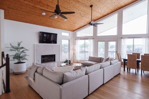 Unclassified image, 2 of 44, button