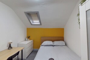 4 kamar tidur, Wi-Fi gratis, dan seprai linen