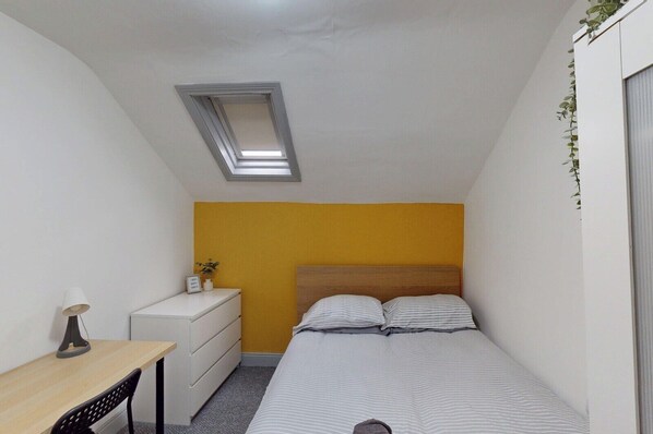 4 soverom, wi-fi (inkludert) og sengetøy