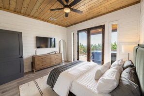 6 bedrooms, travel cot, free WiFi, bed sheets