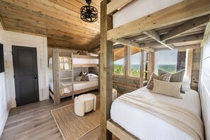 6 quartos, berço de viagem, Wi-Fi de cortesia, roupa de cama