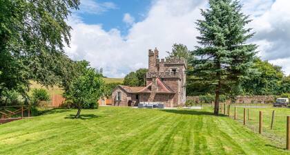 Lower Lodge Gatehouse at Kentchurch - Pet Friendly