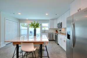 Fridge, microwave, oven, stovetop - 5 Bedroom 6.5 Bath Duplex, Ocean View, Dog Friendly, Pool, Sleeps 16 (Oak Island)