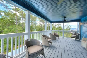 Property grounds - 5 Bedroom 6.5 Bath Duplex, Ocean View, Dog Friendly, Pool, Sleeps 16 (Oak Island)