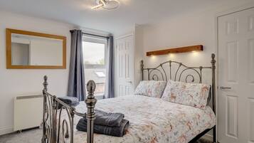 2 chambres, fer et planche à repasser, Wi-Fi gratuit, draps fournis