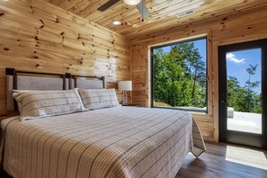 2 bedrooms, free WiFi, bed sheets - Grand Vista View- Breathtaking Views, FREE tickets each paid day, Hot Tub, WIFI! (Sevierville)