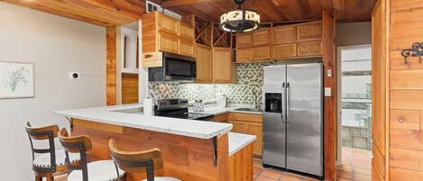 Frigorífic, microones, forn i placa de cuina