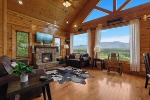 TV, fireplace, video games - Old Hickory | By Colonial Properties (Sevierville)