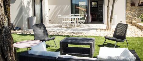 屋外ダイニングエリア