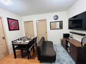 Fernseher, Stereoanlage