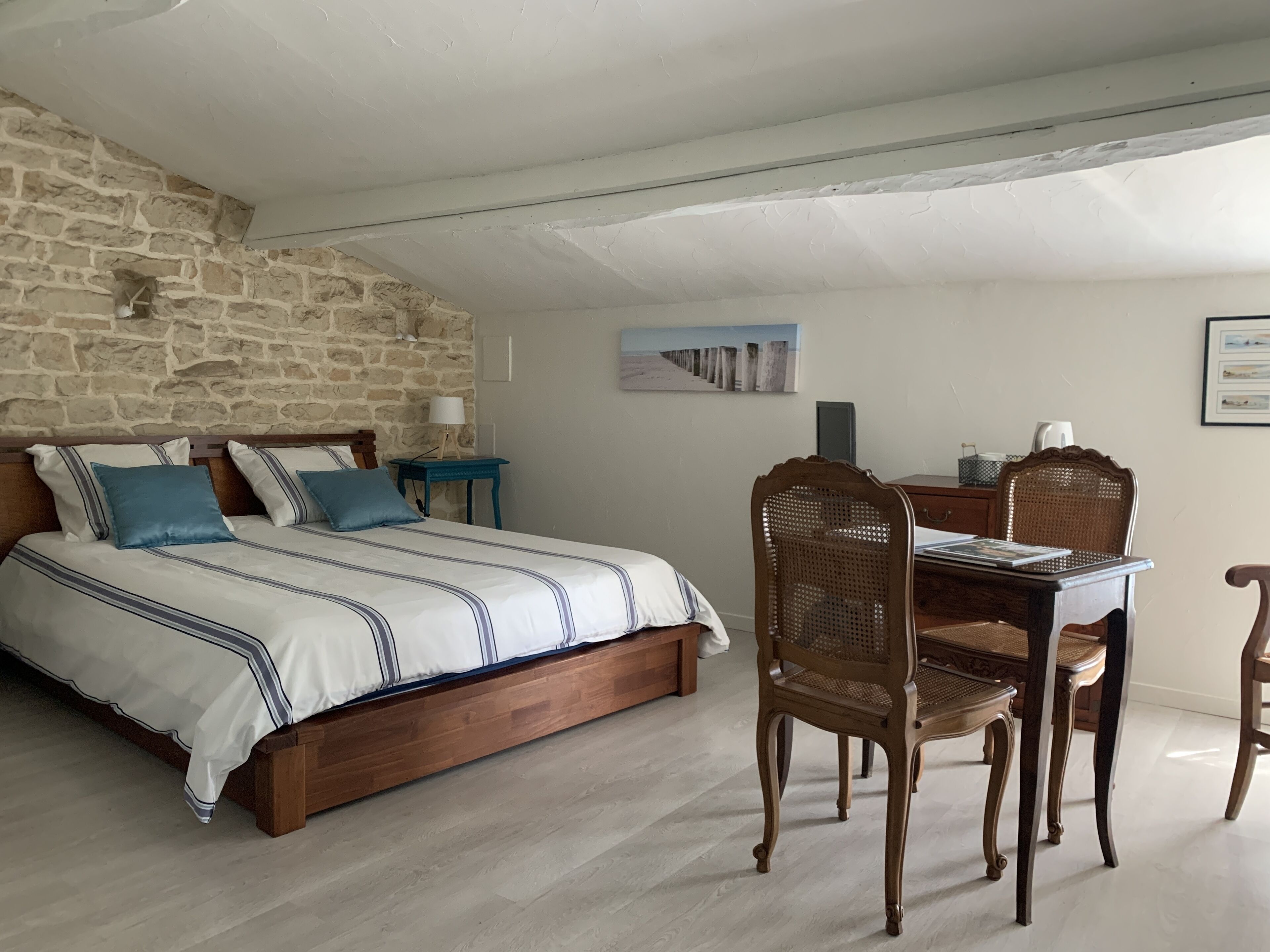 Basic Double Room (Océane) | Premium bedding, soundproofing, iron/ironing board, free WiFi