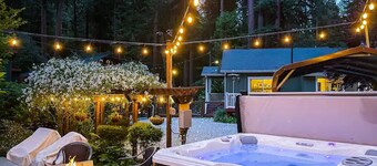 Winedy River Retreat | 5BR Hot Tub Russian River