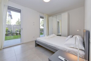 2 bedrooms, iron/ironing board, travel cot, free WiFi