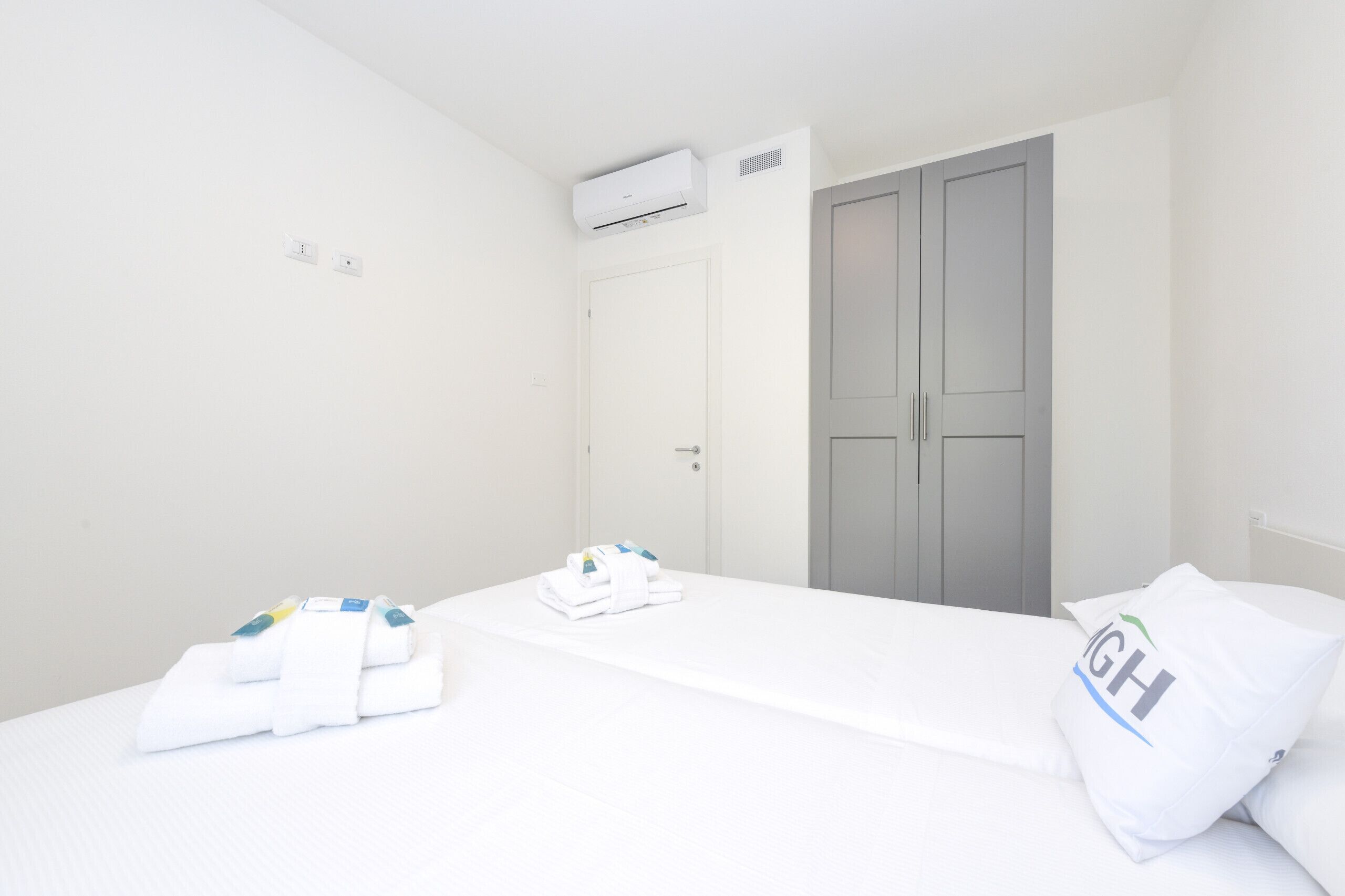 2 bedrooms, iron/ironing board, travel crib, free WiFi