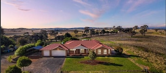 Country paradise estate only 10 km from Canberra border and 30 mins to CBD.
