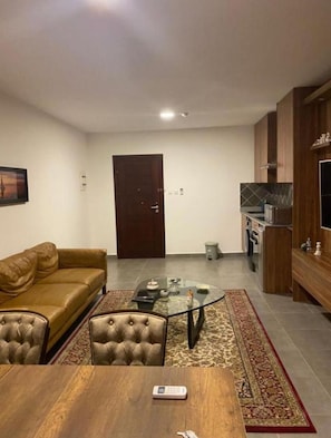 Deluxe Apartment, City View | In-room dining - Oasis paradise (Accra)