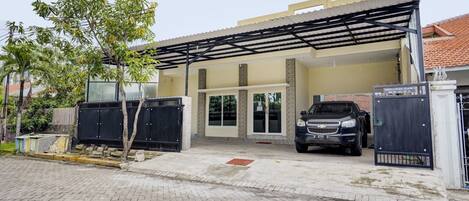 Bagian depan properti