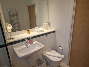 Apartment | Bathroom