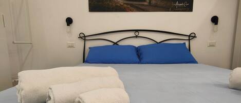 1 bedroom, desk, soundproofing, iron/ironing board