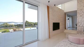Villa, 5 chambres, accessible aux personnes à mobilité réduite, piscine privée | Salle de séjour | Cheminée