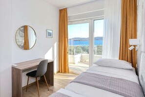 Villa, 5 Schlafzimmer, barrierefrei, eigener Pool | 5 Schlafzimmer, Zimmersafe, Schreibtisch, kostenlose Babybetten