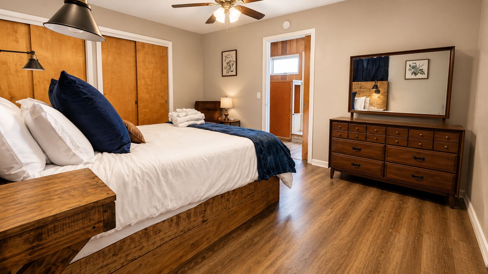 4 bedrooms, desk, iron/ironing board, travel crib