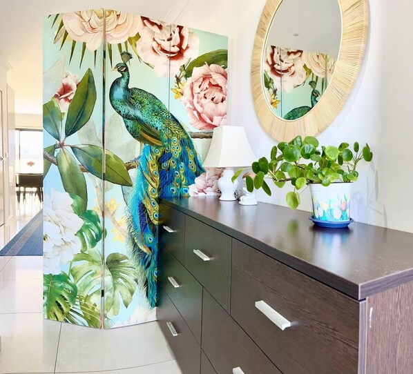 Property entrance - Close Airport Style Home (Dallas)