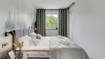 1 bedroom, hypo-allergenic bedding, iron/ironing board, free WiFi