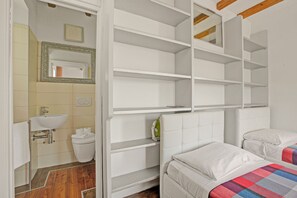 2 chambres, coffres-forts dans les chambres
