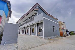 Front of property - Super OYO 90550 Good Sleep 3 Samarinda (Samarinda)