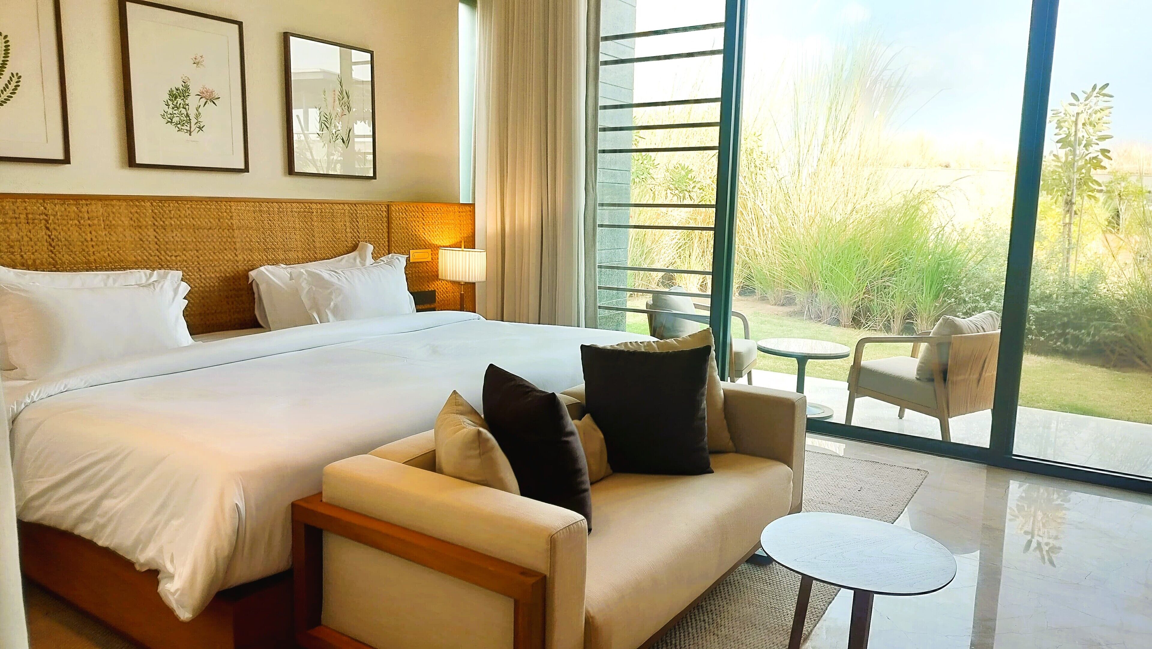 Zuper DeluxZ Room | In-room safe, desk, laptop workspace, blackout drapes