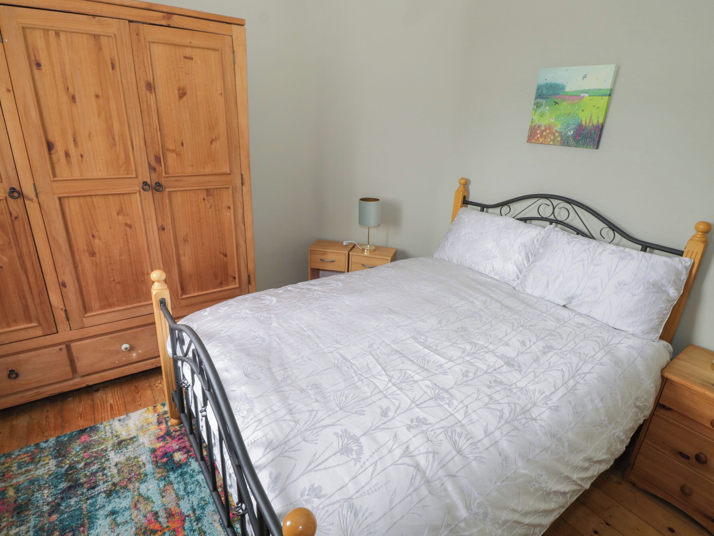 2 habitaciones, decoración personalizada y muebles diferentes 