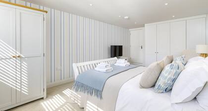 Mayaro Cottage by inspirestays.com - a cottage that sleeps 4+1 guests in 2 bedrooms