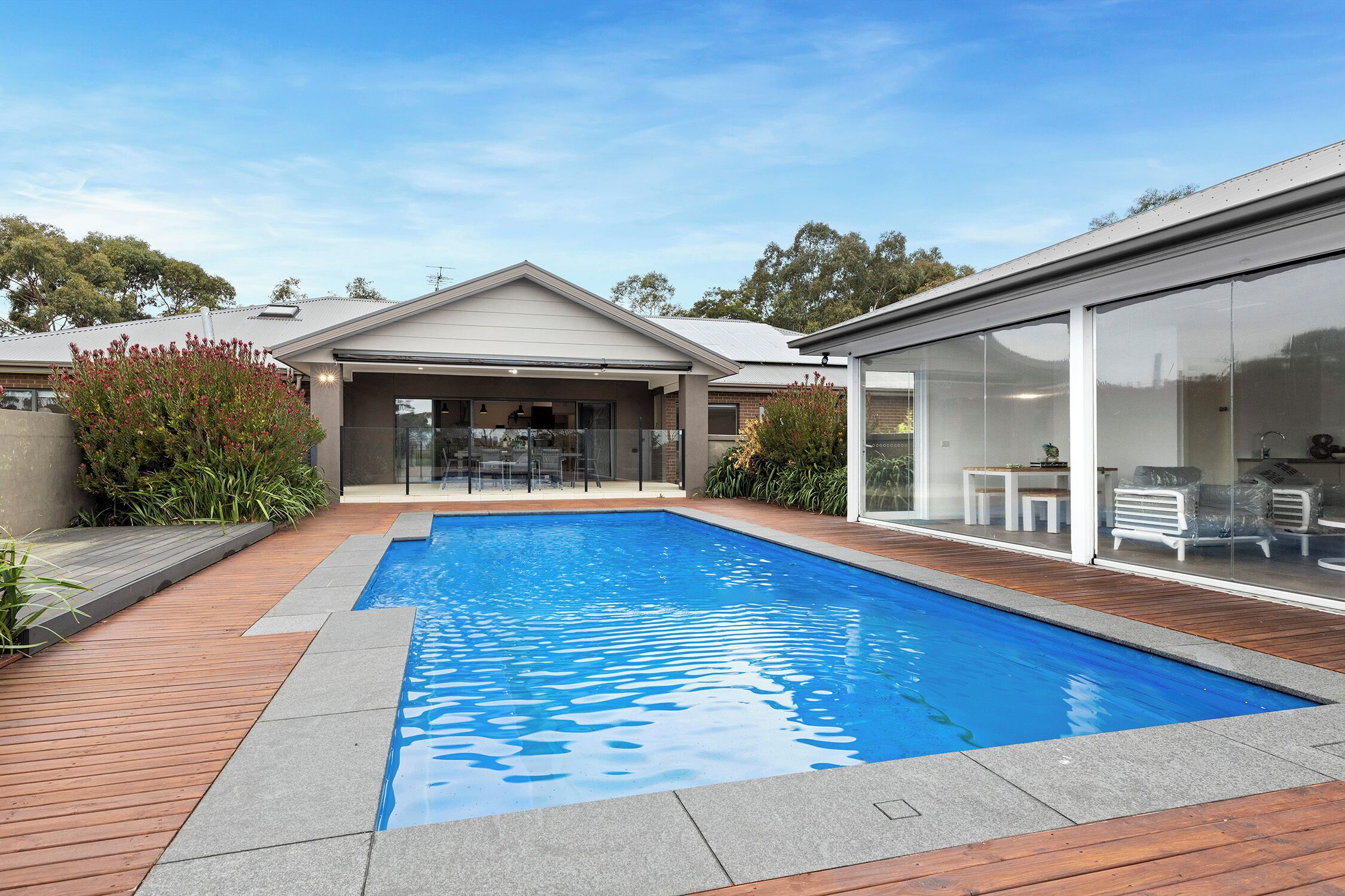Business House | Private pool