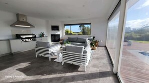Business House | Terrace/patio - 10BR birdwatch house Great Ocean Road  (Leopold)