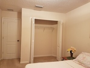 1 Schlafzimmer, Bügeleisen/Bügelbrett, Bettwäsche