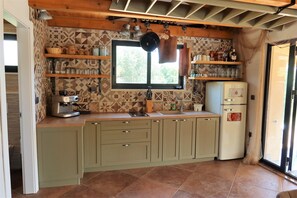 Kühlschrank, Ofen, Herdplatte, Geschirrspüler